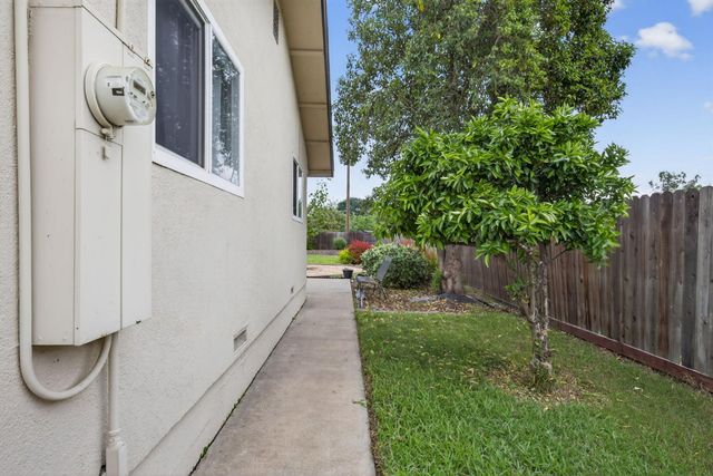 2237 I St, Rio Linda, CA 95673