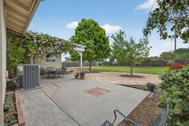 2237 I St, Rio Linda, CA 95673