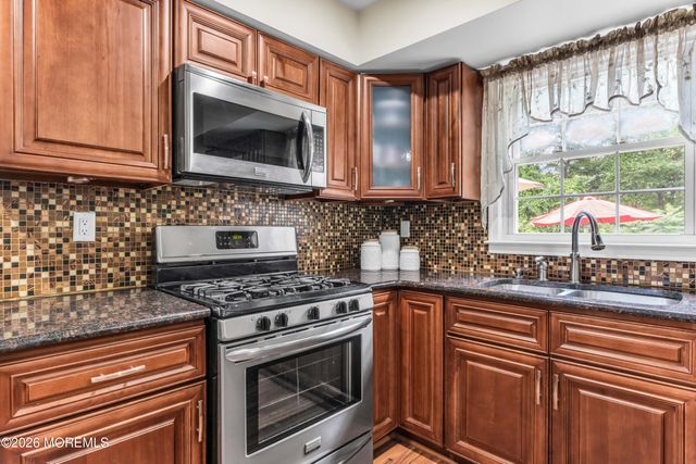 55 Concord Circle, Howell, NJ 07731