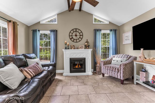 55 Concord Circle, Howell, NJ 07731