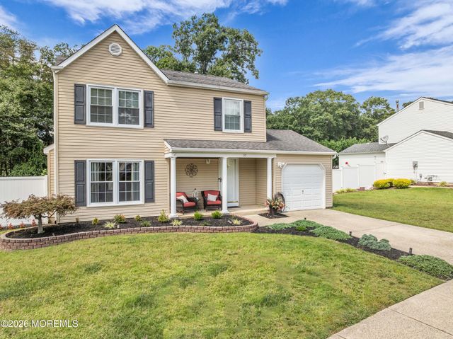 55 Concord Circle, Howell, NJ 07731