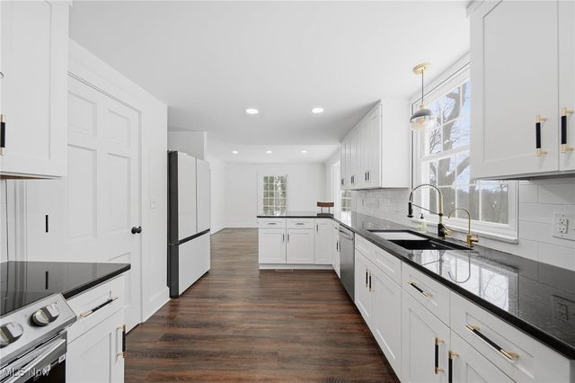 3246 Stimson Road, Barberton, OH 44203