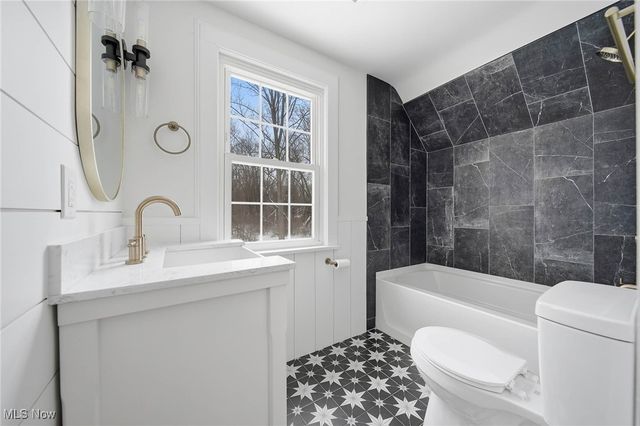 3246 Stimson Road, Barberton, OH 44203