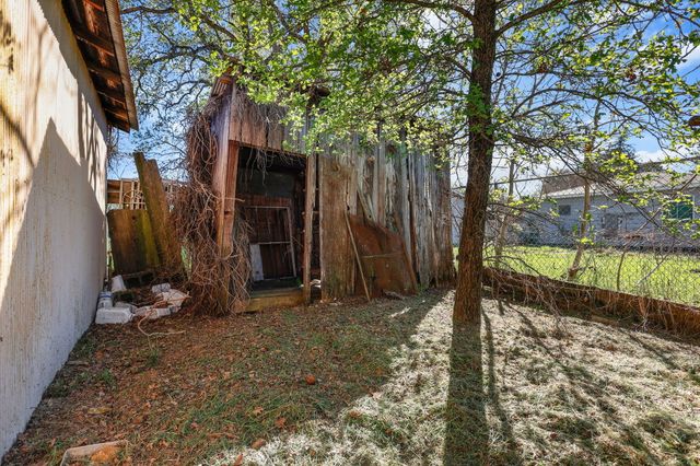 6930 Westside Road, Redding, CA 96001