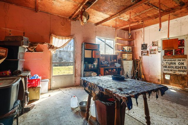 6930 Westside Road, Redding, CA 96001