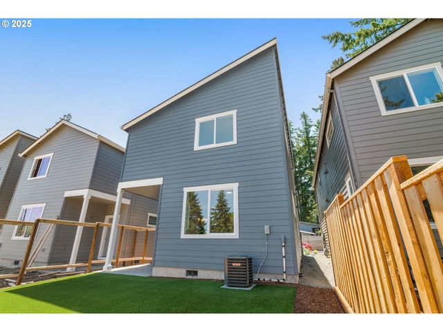 18945 Sw HAZELWOOD Ln L-7, Beaverton, OR 97078