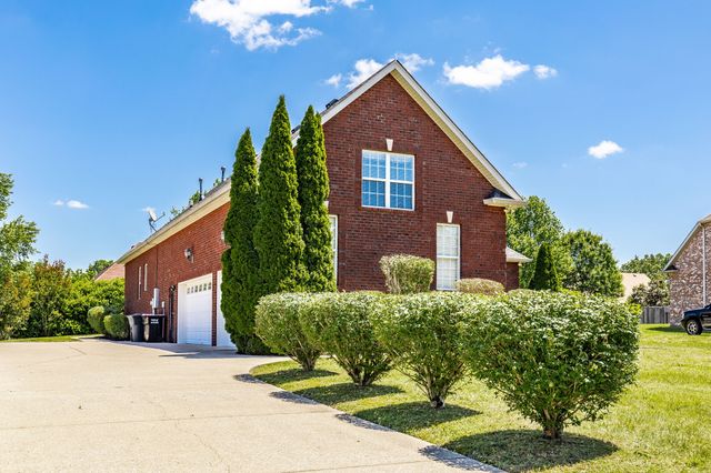 4037 Brimestone Way, Greenbrier, TN 37073