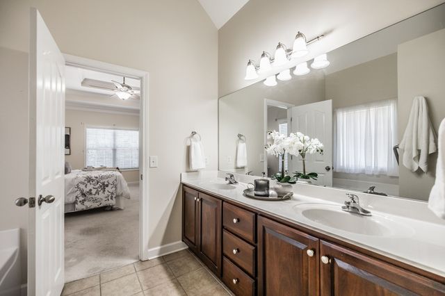 4037 Brimestone Way, Greenbrier, TN 37073