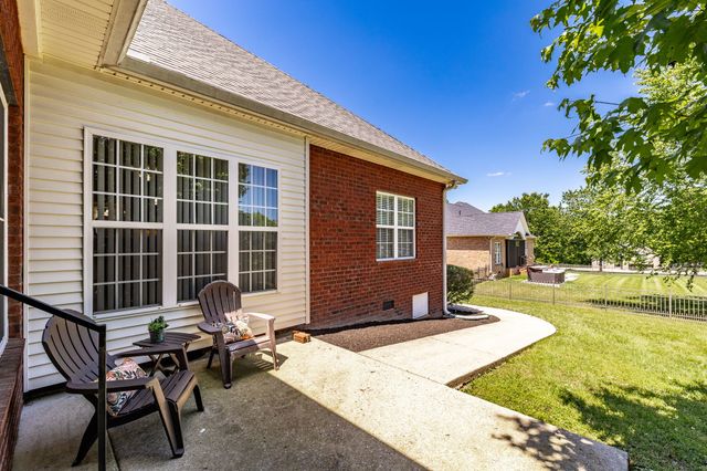 4037 Brimestone Way, Greenbrier, TN 37073