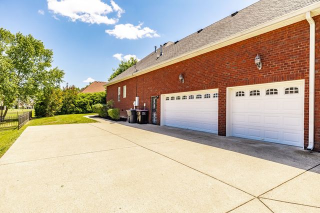 4037 Brimestone Way, Greenbrier, TN 37073