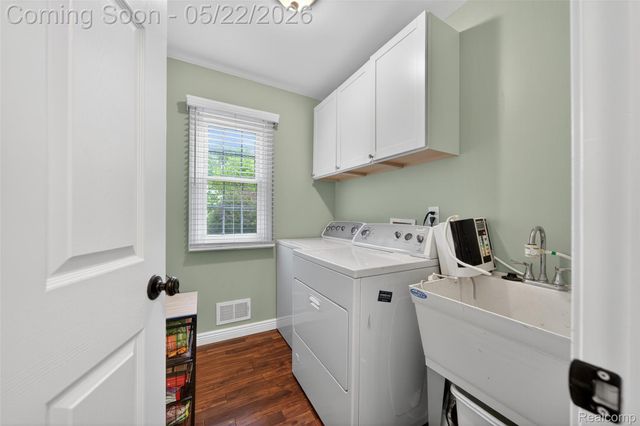 1427 Trailside Boulevard, Wixom, MI 48393