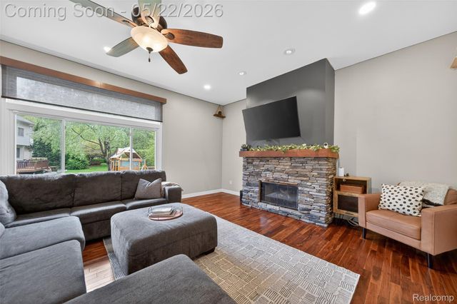 1427 Trailside Boulevard, Wixom, MI 48393