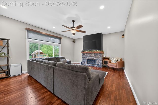 1427 Trailside Boulevard, Wixom, MI 48393