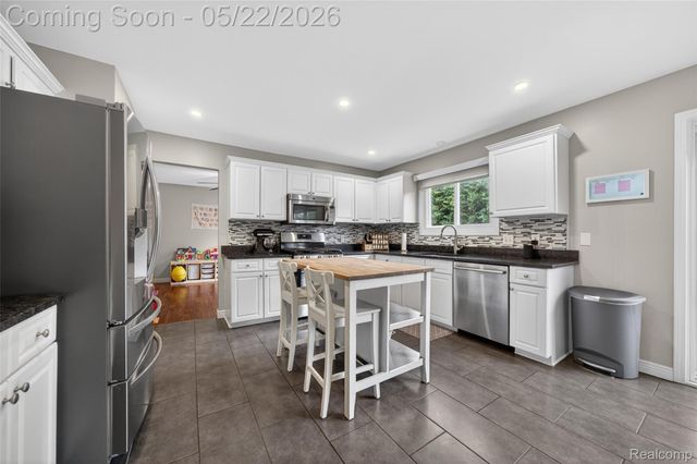 1427 Trailside Boulevard, Wixom, MI 48393