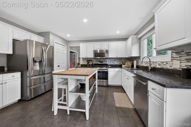 1427 Trailside Boulevard, Wixom, MI 48393