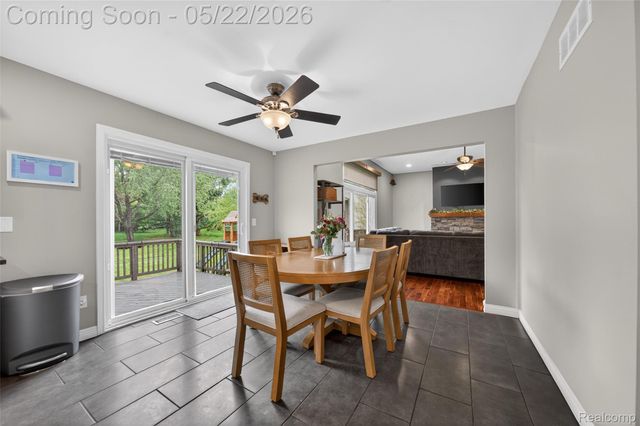 1427 Trailside Boulevard, Wixom, MI 48393