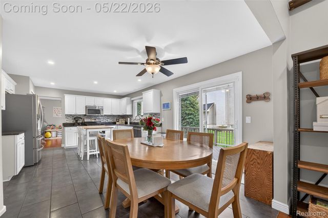 1427 Trailside Boulevard, Wixom, MI 48393