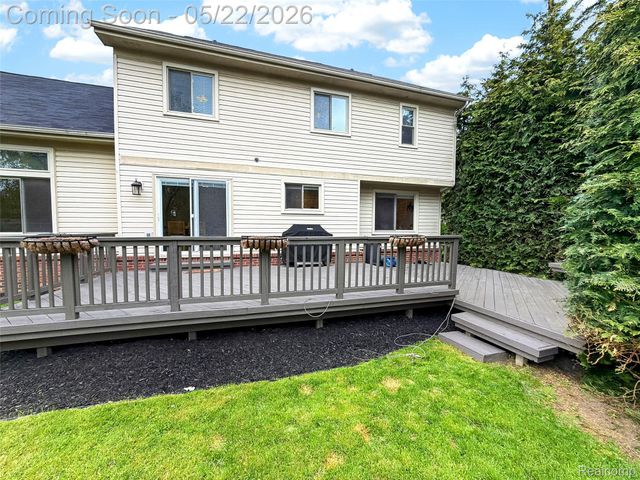 1427 Trailside Boulevard, Wixom, MI 48393