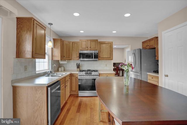 2403 JOHN HENRY DR, Reading, PA 19608