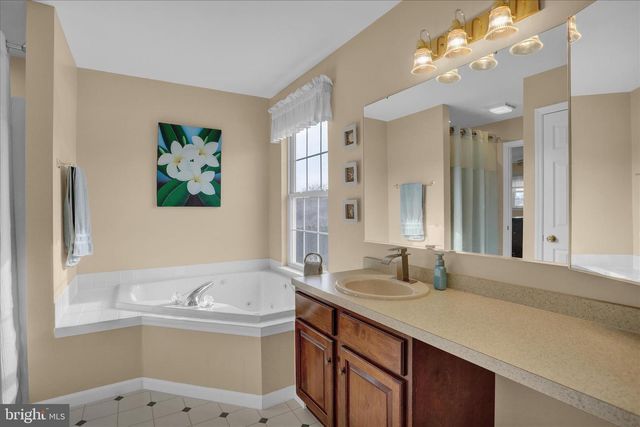 2403 JOHN HENRY DR, Reading, PA 19608