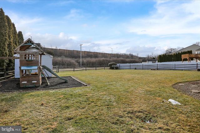 2403 JOHN HENRY DR, Reading, PA 19608