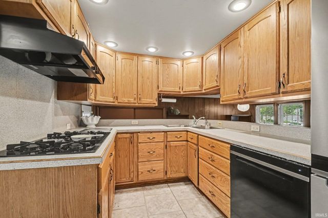 131 S Vine Street, Elkhart, IN 46514