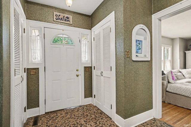 131 S Vine Street, Elkhart, IN 46514