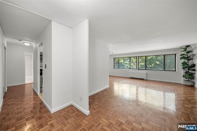 1375 River Road 2B, Edgewater, NJ 07020