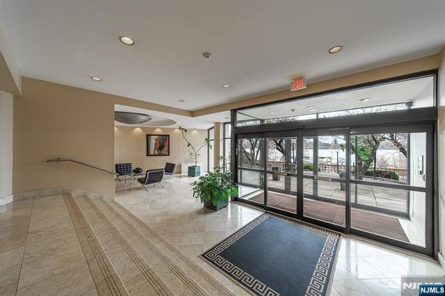 1375 River Road 2B, Edgewater, NJ 07020