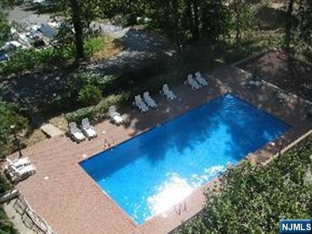 1375 River Road 2B, Edgewater, NJ 07020