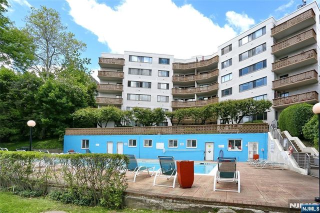 1375 River Road 2B, Edgewater, NJ 07020