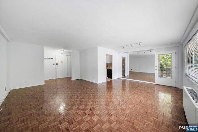1375 River Road 2B, Edgewater, NJ 07020