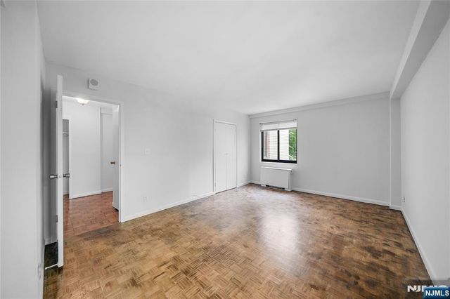 1375 River Road 2B, Edgewater, NJ 07020