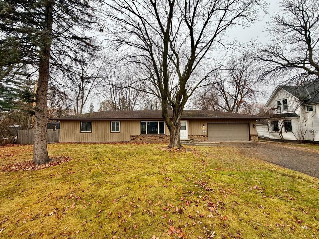 208 3rd Street NW, Forest Lake, MN 55025