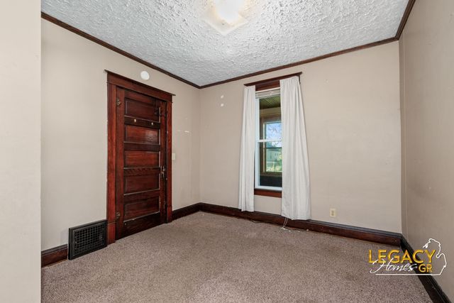 2928 Baker Street, Muskegon Heights City, MI 49444