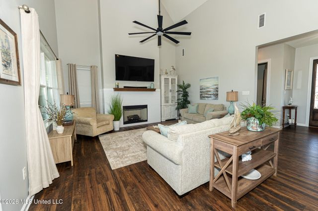 10565 Shorecrest Road, Biloxi, MS 39532