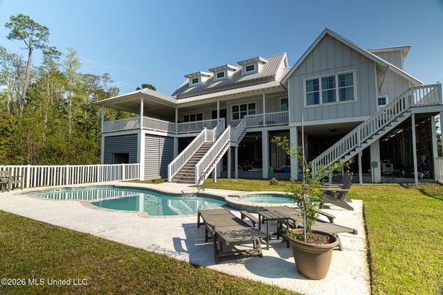 10565 Shorecrest Road, Biloxi, MS 39532