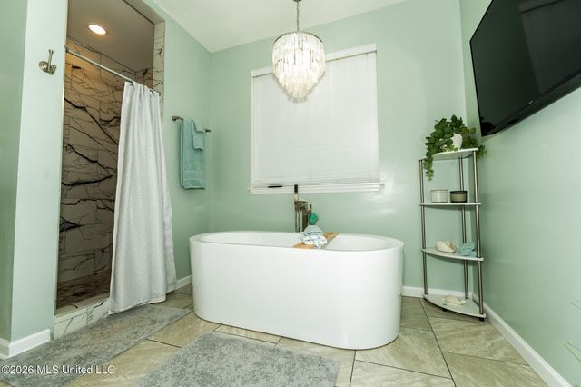 10565 Shorecrest Road, Biloxi, MS 39532