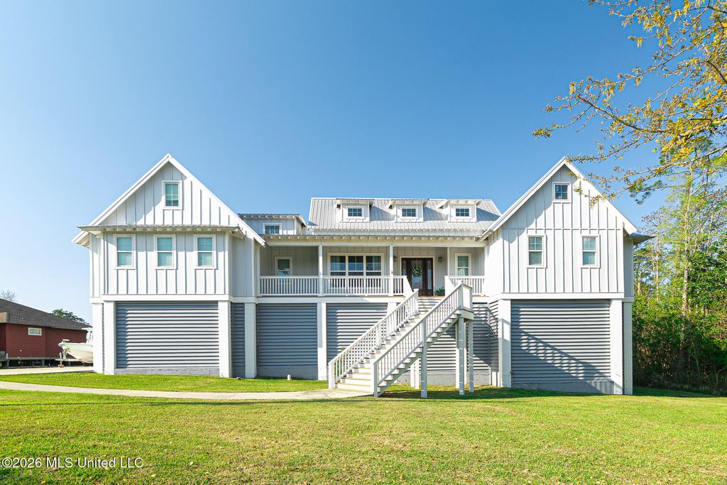 10565 Shorecrest Road, Biloxi, MS 39532