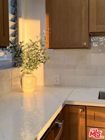4579 Ambrose Avenue 8, Los Angeles, CA 90027