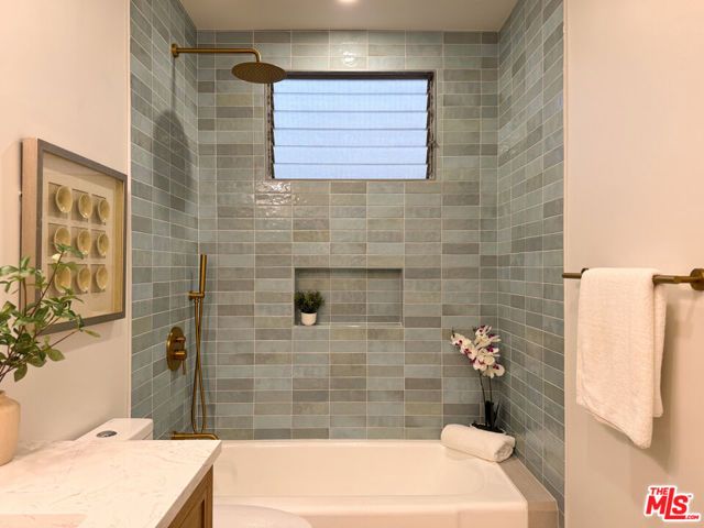 4579 Ambrose Avenue 8, Los Angeles, CA 90027