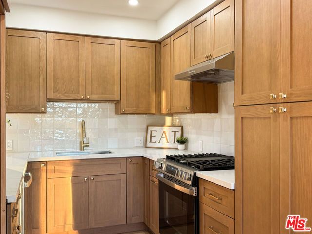 4579 Ambrose Avenue 8, Los Angeles, CA 90027