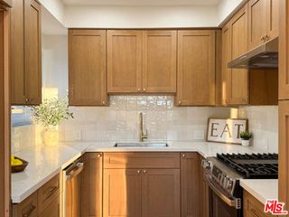 4579 Ambrose Avenue 8, Los Angeles, CA 90027