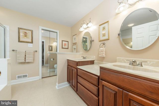 5 MUIRFIELD CT, Blackwood, NJ 08012