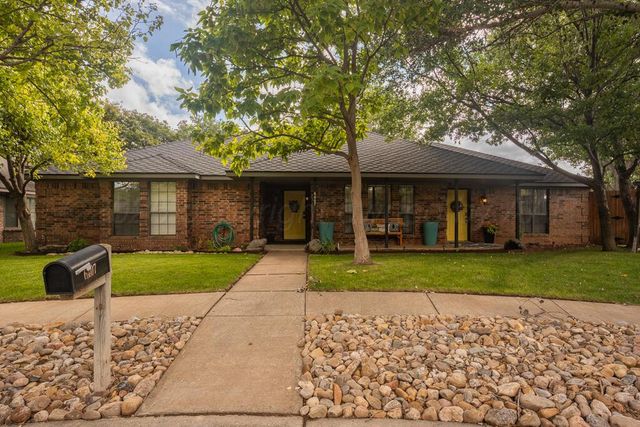 6407 W CHENOT Drive, Amarillo, TX 79109