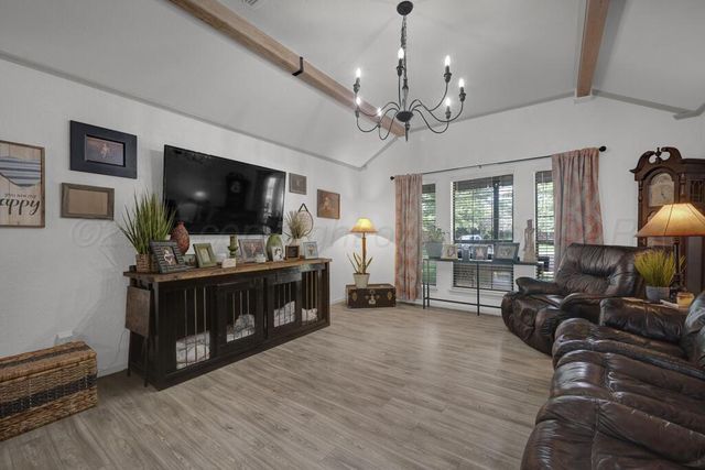 6407 W CHENOT Drive, Amarillo, TX 79109