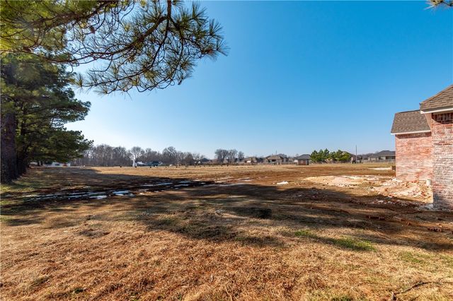 11945 Clyde Carnes Road, Farmington, AR 72730