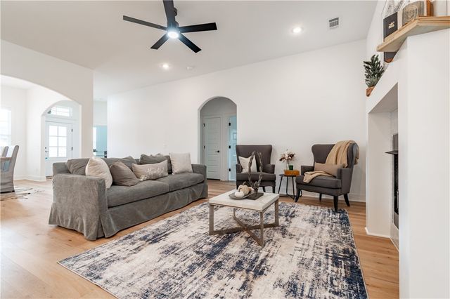 11945 Clyde Carnes Road, Farmington, AR 72730