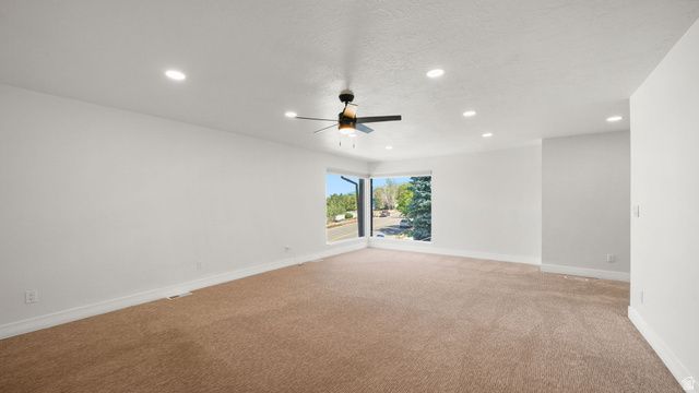 552 E CHELSEA DR, Bountiful, UT 84010