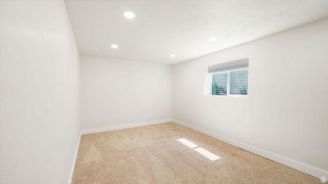 552 E CHELSEA DR, Bountiful, UT 84010